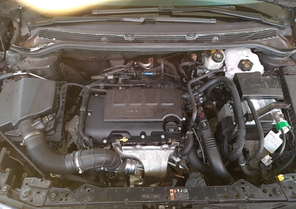 Opel Astra cena 24900 przebieg: 181860, rok produkcji 2011 z Szydłowiec małe 56